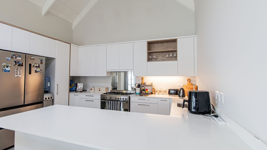 To Let 4 Bedroom Property for Rent in Sitari Country Estate Western Cape